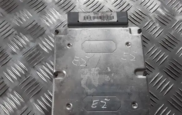 Mazda 626 Engine control unit/module F7FF12A650FD FSJ318881D MLM263