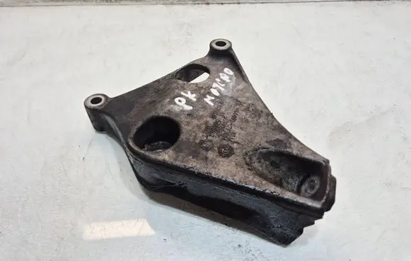BMW 3 F30 F35 F31 Engine mounting bracket 68572910