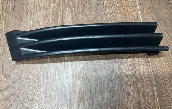 Mercedes-Benz C W202 Front bumper lower grill 2028800005