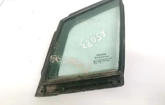 Toyota Avensis T270 Front triangle window/glass 