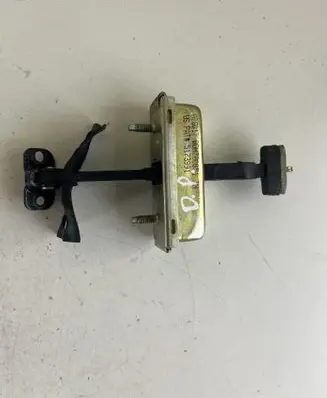 Land Rover Discovery 3 - LR3 Front door check strap stopper BOH780051 5173991