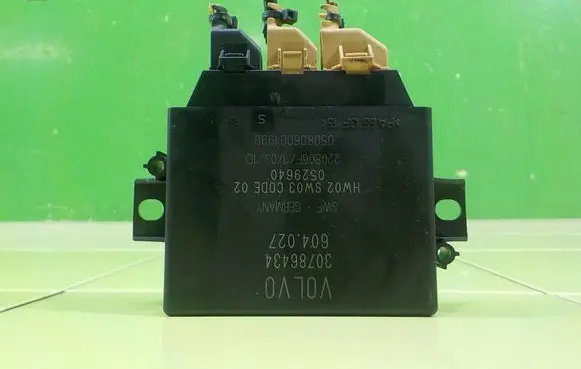 Volvo C70 Central body control module 30786434