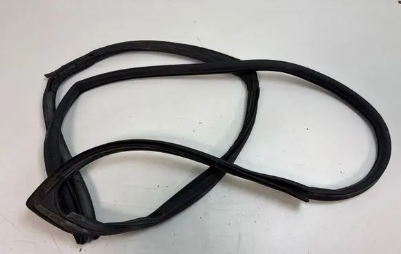 Audi Q5 SQ5 Rubber seal front door (on door) 97252M