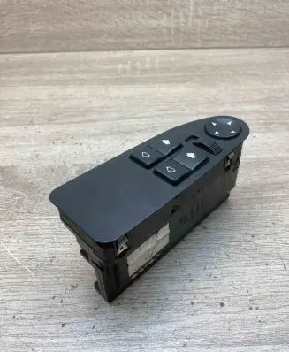 BMW 7 E38 Electric window control switch 8368988