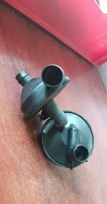 BMW 3 E46 Oil breather separator 7501566