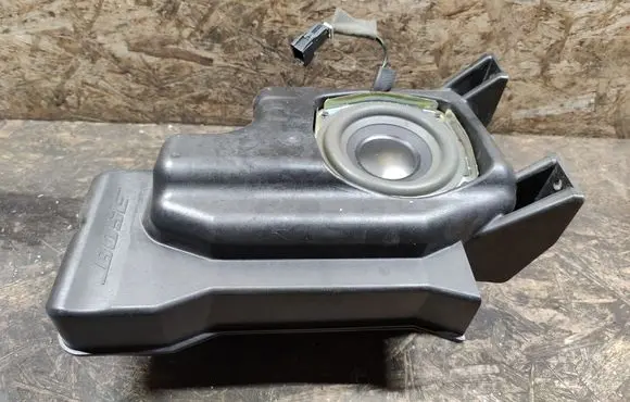 Cadillac SRX Subwoofer speaker 25718355