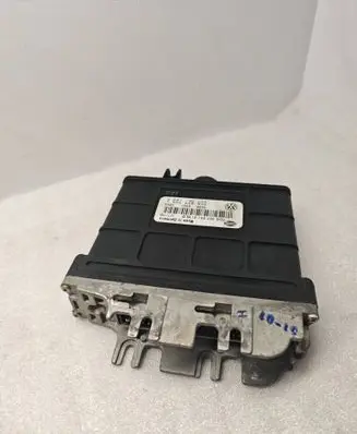 Volkswagen Golf III Gearbox control unit/module 01M927733A 5DG00765101