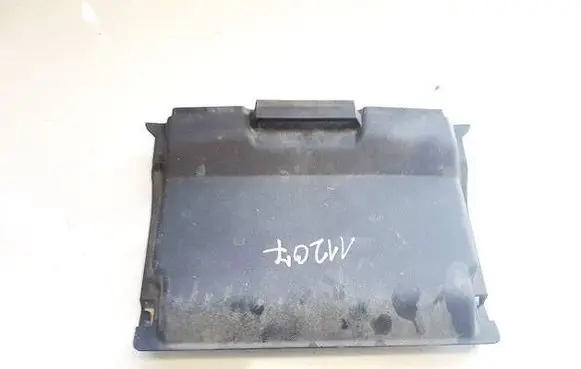 Ford Kuga I Fuse box cover AM5110A659BB