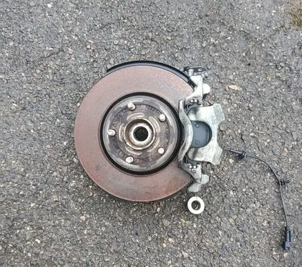 Ford Puma Front wheel hub 