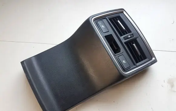 Rear air vent grill