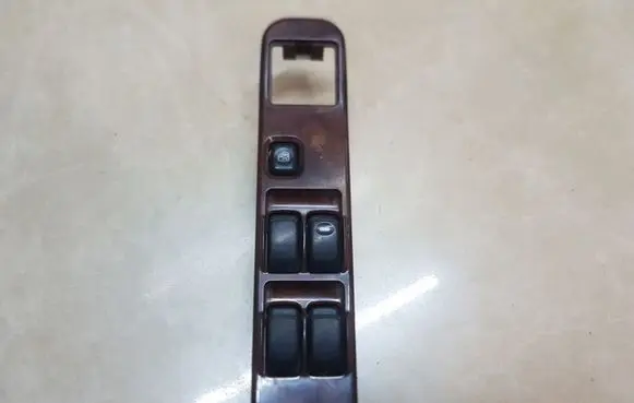 Mitsubishi Pajero Sport I Electric window control switch MR601611X1