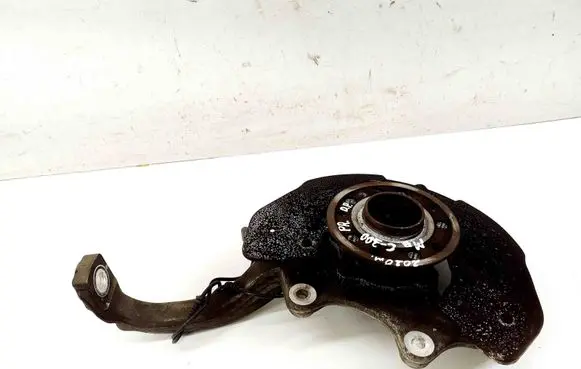 Mercedes-Benz C W205 Front wheel hub 2052200 0265009319