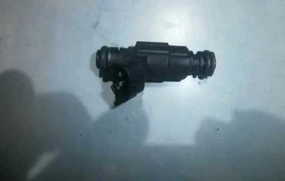 Hyundai Accent Fuel injector 9260930006 3531022600
