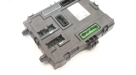 Nissan Pulsar Central body control module 284B13ZP5A