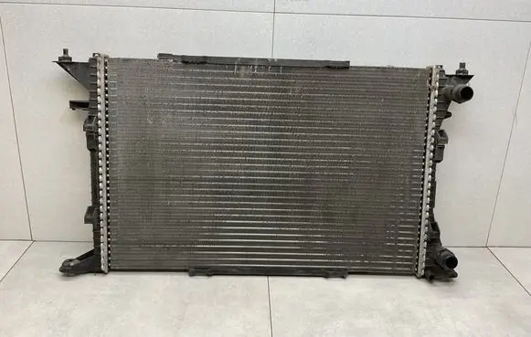 Audi Q3 8U Coolant radiator 8K0121251R