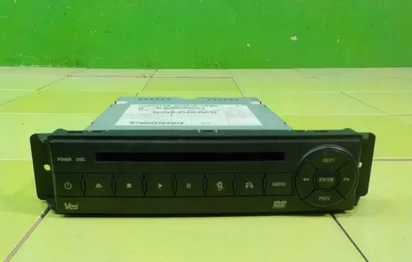Chrysler Grand Voyager V Radio/CD/DVD/GPS head unit P05064063AE 18AB19