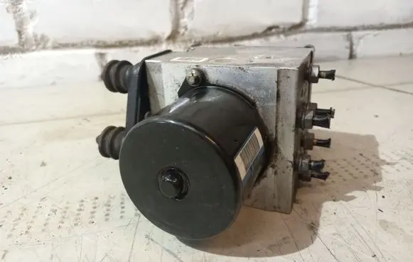 Volkswagen PASSAT B6 ABS Pump 3C0614109J
