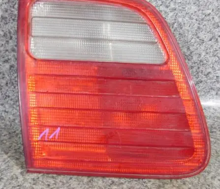 Mercedes-Benz E W210 Tailgate rear/tail lights