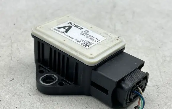Toyota Avensis T270 ESP acceleration yaw rate sensor 0265005719 8918305030 7012352