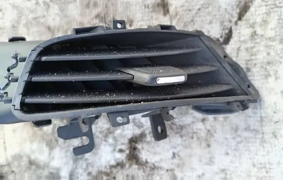 Dashboard side air vent grill/cover trim