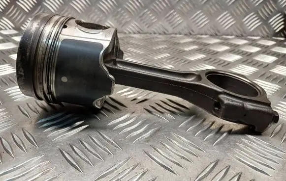 Opel Vivaro Piston with connecting rod 
