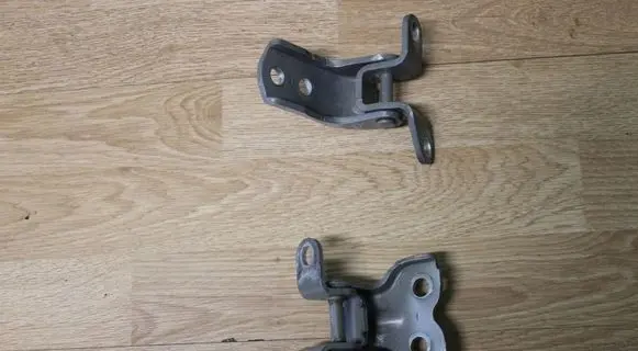 Toyota Avensis T250 Front door hinges set 