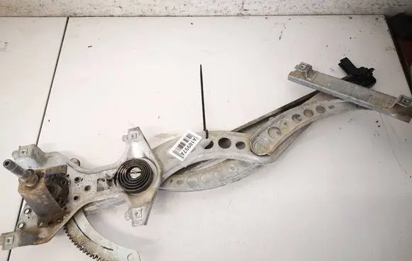 Volkswagen PASSAT B3 Sliding door window regulator with motor 357837402