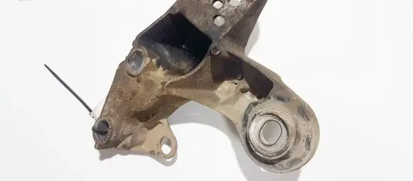 Audi A4 S4 B5 8D Engine mounting bracket 8d0199351h