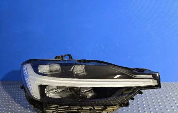 Volvo XC60 Headlight/headlamp 32337379