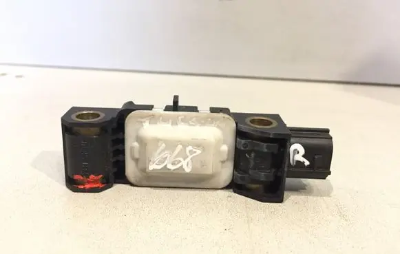 Hyundai Tucson JM Airbag deployment crash/impact sensor 959202E000