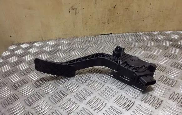Volkswagen PASSAT B8 Accelerator throttle pedal 5Q2721503D