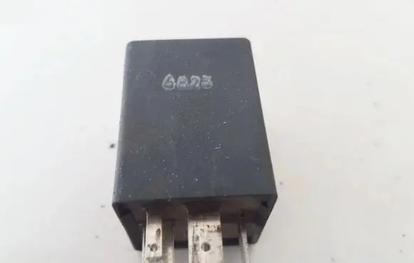 Volkswagen PASSAT B3 Other relay 321955531a 5wk1636