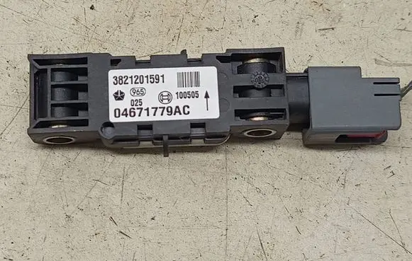 Jeep Grand Cherokee (WK) Airbag deployment crash/impact sensor 04671779AC 3821201591 100505