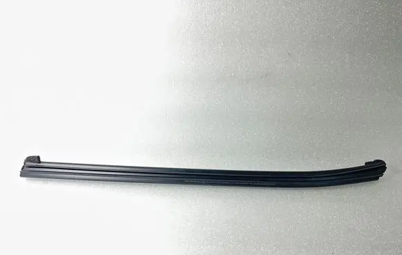Ford Fiesta Rubber seal front door window/glass 