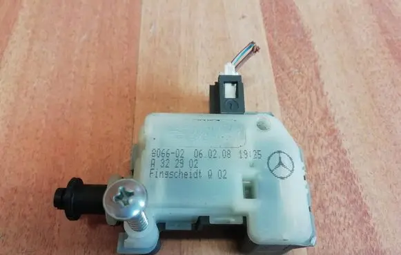 Mercedes-Benz CLS C219 Seat adjustment motor A322902 A2119700125 806602