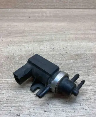 Volkswagen Touareg I Turbo solenoid valve 1J0906627