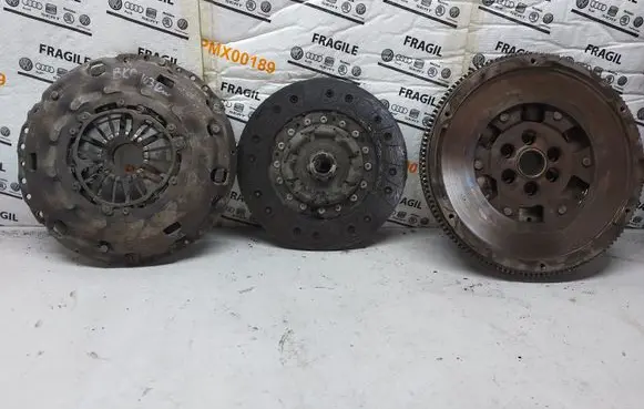 Volkswagen PASSAT B6 Clutch set kit 022141031