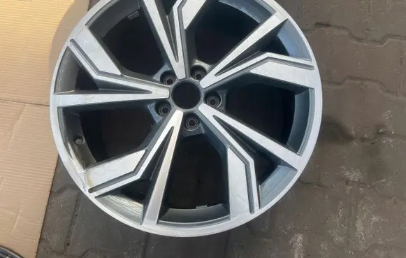 Audi e-tron R20 alloy rim 