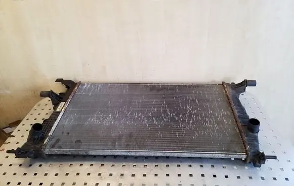 Renault Megane III Coolant radiator 214105378R T912387A