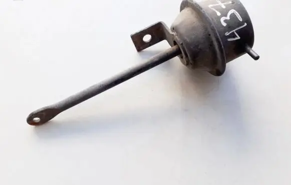 Volvo V70 Valve vacuum 