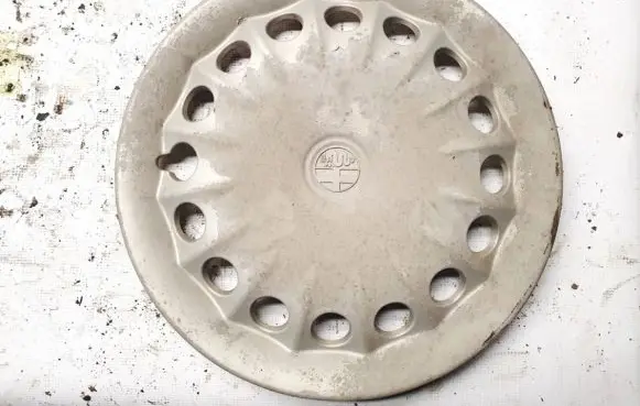 Alfa Romeo 155 R15 wheel hub/cap/trim 