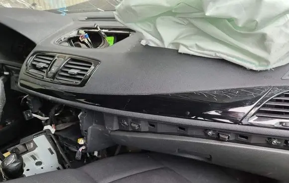 Renault Megane III Dashboard side air vent grill/cover trim 