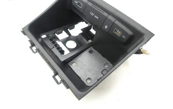 Hyundai Tucson IV NX4 USB socket connector 84632N7703