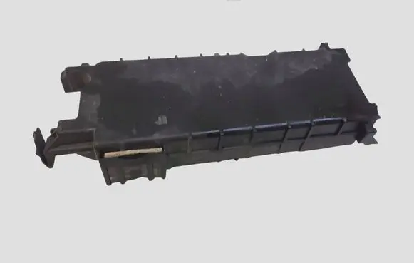 Mercedes-Benz A W176 Fuse box cover A2465451440