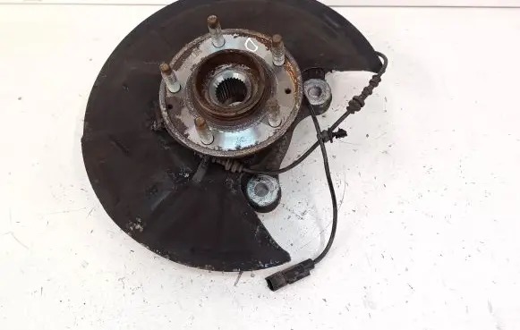 Opel Insignia B Front wheel hub 23384198