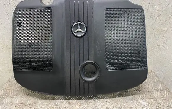 Mercedes-Benz C W204 Engine cover (trim) A6510102167