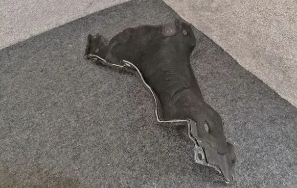 Land Rover Discovery 5 Other engine bay part HPLA015A54AA HPLA015A54
