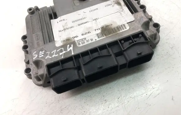 Citroen C4 I Engine control unit/module 9662670780