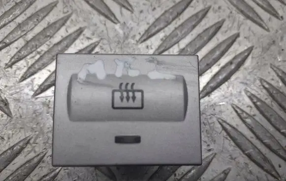 Ford Focus Windscreen/window heater switch 18C621AB