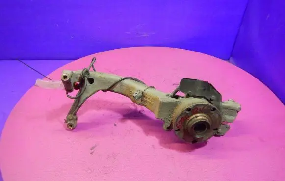 Volkswagen PASSAT B5.5 Front wheel hub spindle knuckle 8D0407258AE